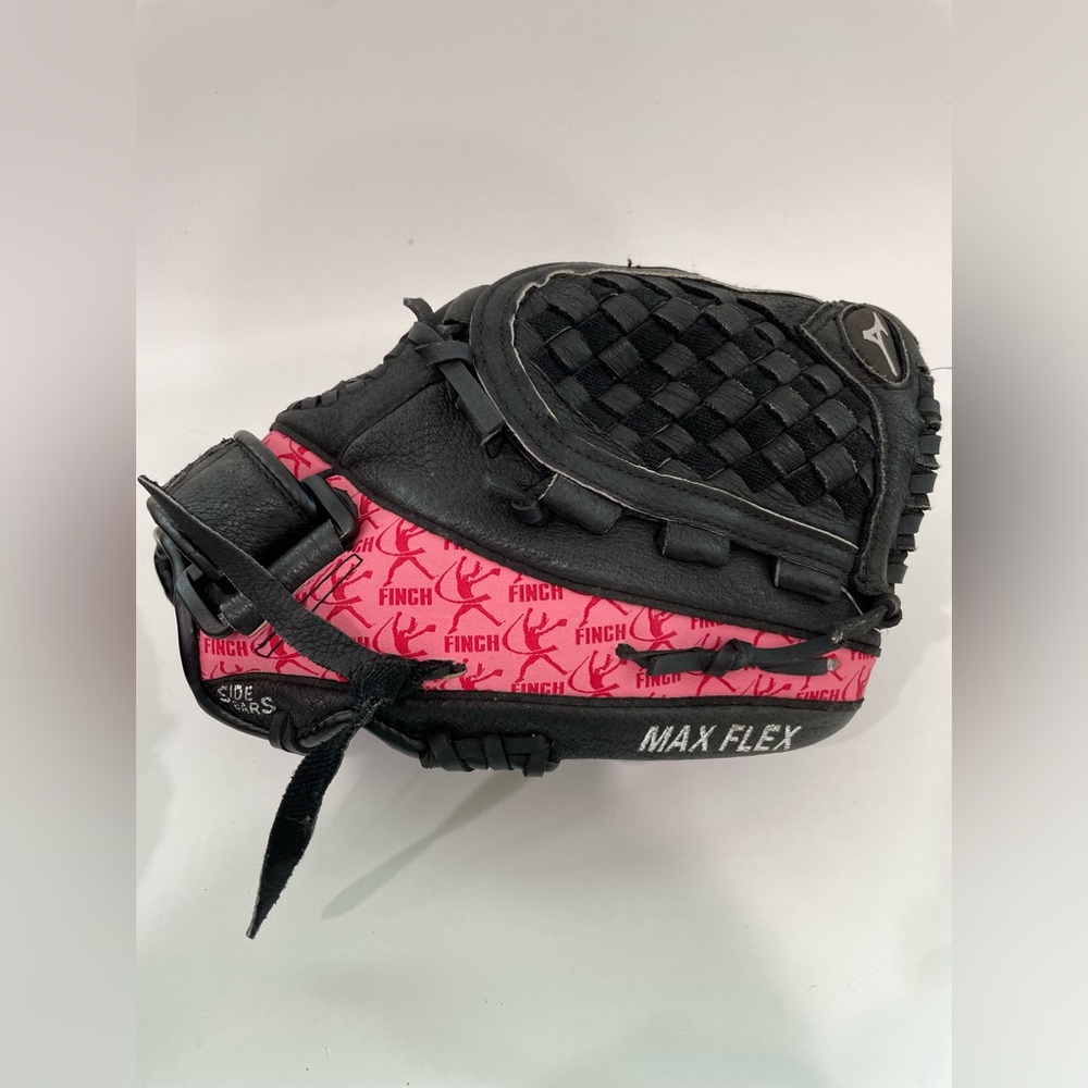 Mizuno Prospect Series Finch Fastpitch Softball Glove GPP 1107  11” RHT Pink/Blk